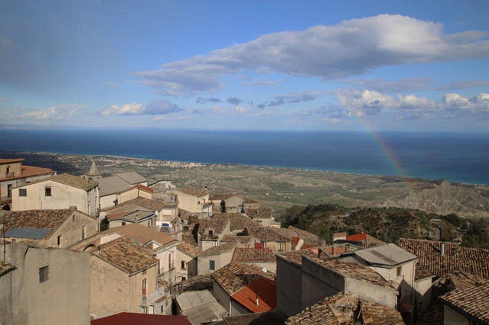 Perla Del Borgo Appartamenti Santa Caterina dello Ionio Dış mekan fotoğraf