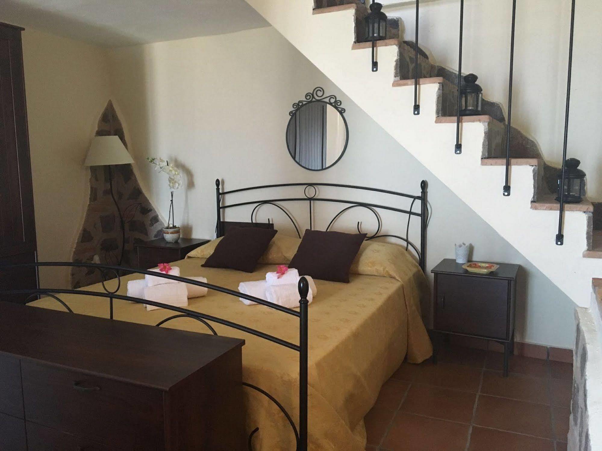 Perla Del Borgo Appartamenti Santa Caterina dello Ionio Dış mekan fotoğraf